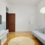 Flh Campo Pequeno Stylish Interior Lissabon