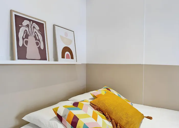 Flh Campo Pequeno Stylish Interior